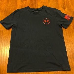 Under Armour HeatGear Navy Sports Shirt Freedom Large